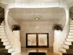 Villa Isola, hal