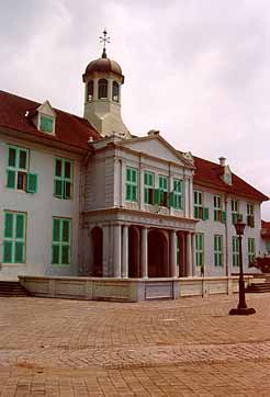 Voormalig stadhuis.